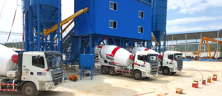 水泥螺旋輸送機(jī)現(xiàn)場